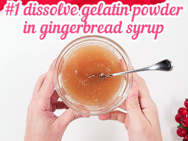 Dissolve gelatin in gingerbread syrup.